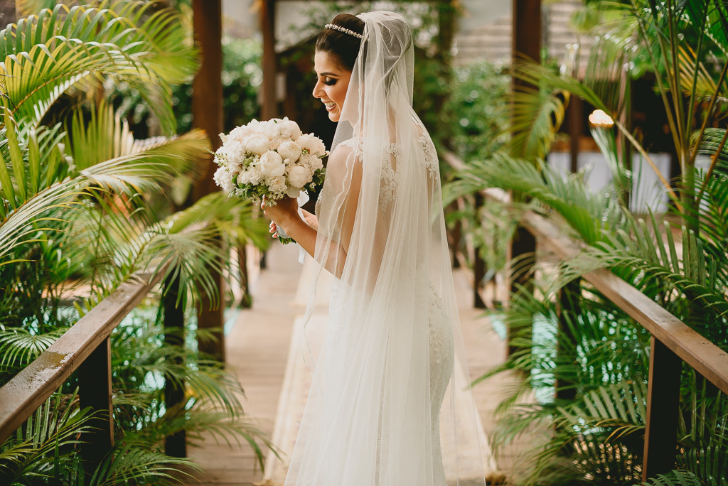 Ensaio de noiva na decoração Patú Anú pelo fotógrafo profissional de casamento Philipe Nogueira vestido Ateliê Debora Morais Brasília Df