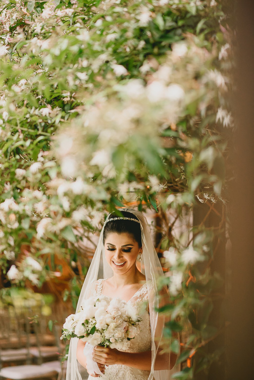 Ensaio de noiva na decoração Patú Anú pelo fotógrafo profissional de casamento Philipe Nogueira vestido Ateliê Debora Morais Brasília Df
