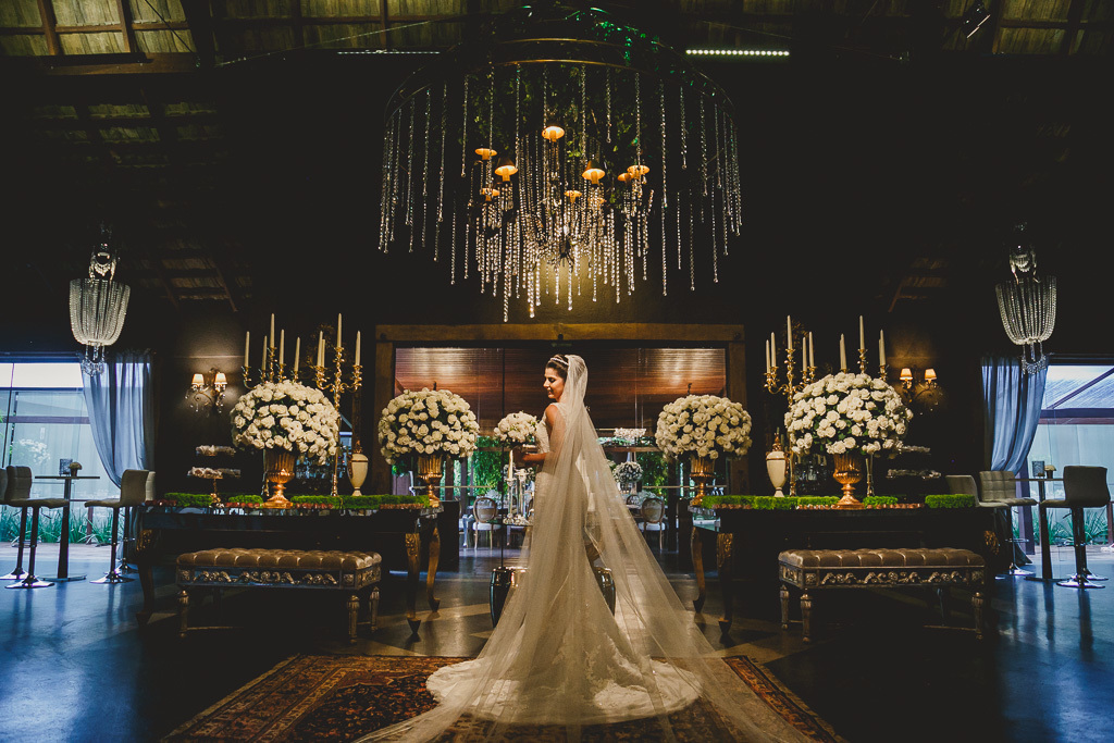 Ensaio de noiva na decoração Patú Anú pelo fotógrafo profissional de casamento Philipe Nogueira vestido Ateliê Debora Morais Brasília Df