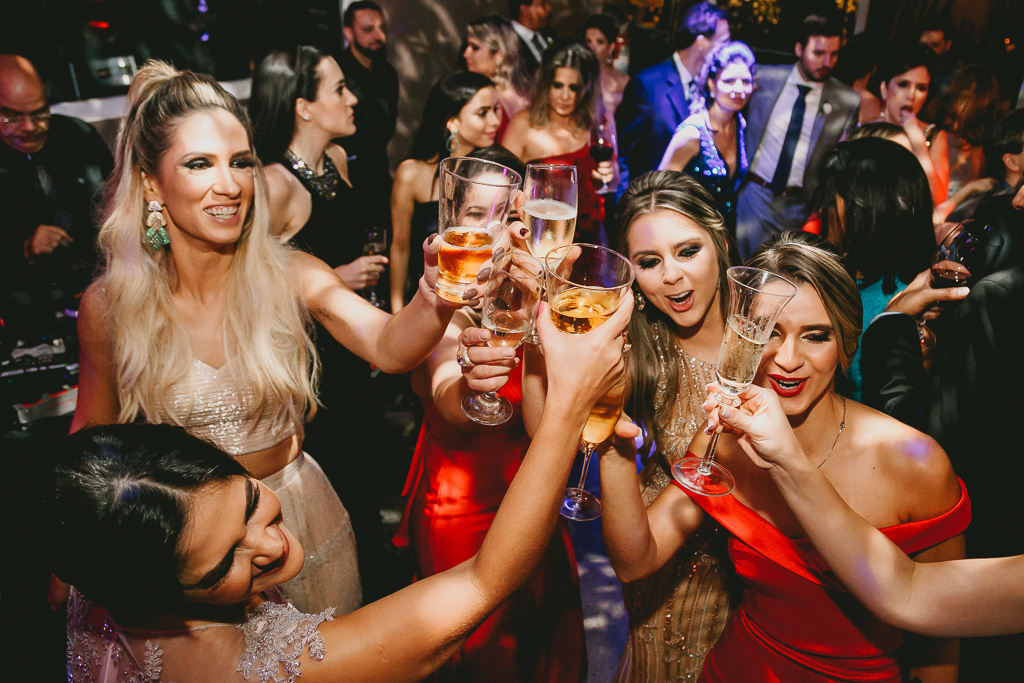 Pista de dança em festa de casamento no Salão de festas Patú Anú Park Way Brasília Df pelo fotografo profissional de casamento Philipe Nogueira