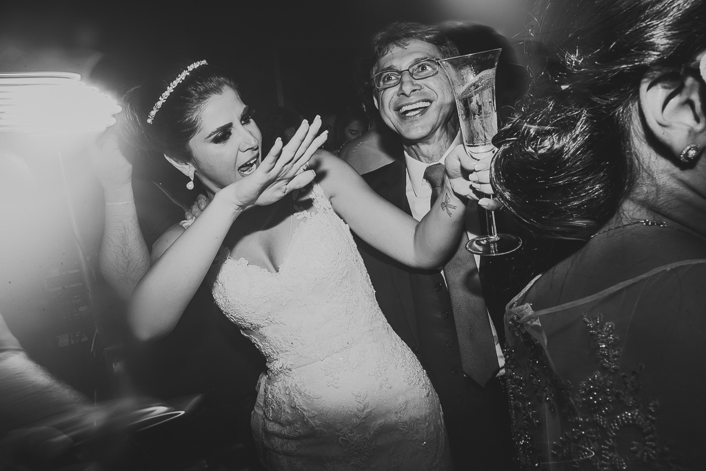 Pista de dança em festa de casamento no Salão de festas Patú Anú Park Way Brasília Df pelo fotografo profissional de casamento Philipe Nogueira