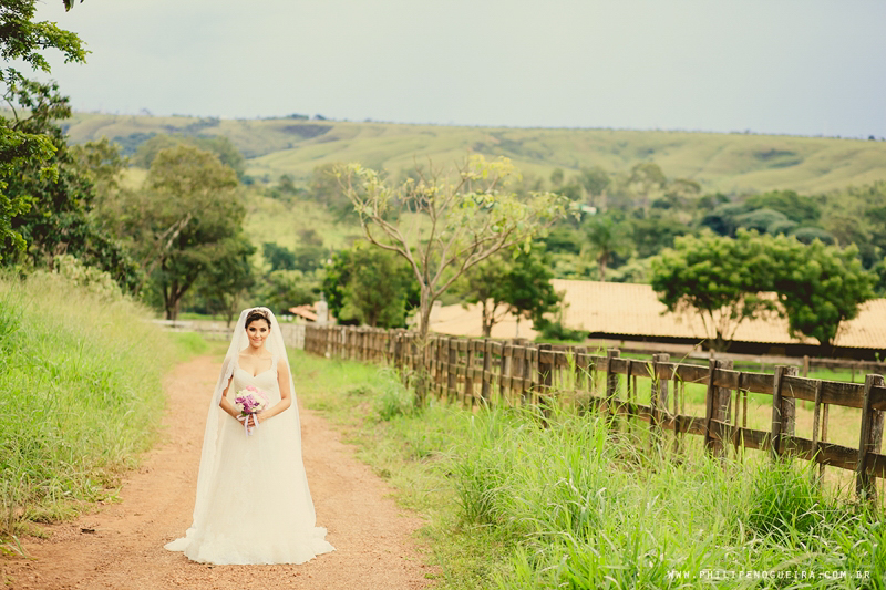 Ensaio de Noiva Brasília, Ensaio Fotográfico, Noiva de Botas, Noiva com Cavalo, Previa de Noiva, Prévia de noiva no Haras do Morro, Vestido de Noiva, Noiva de Casquete, Lá Fiancée Brasília, Ensaio de Noiva em Loca