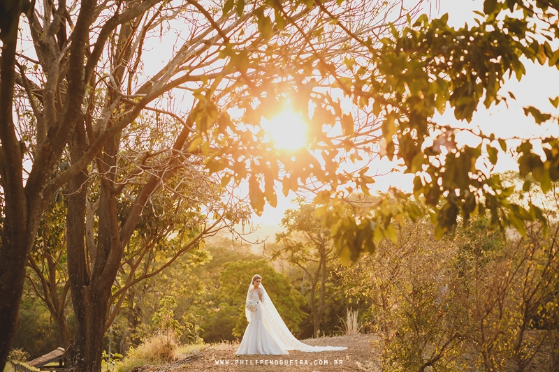 Ensaio de Noiva Brasília, Ensaio Fotográfico, Noiva de Botas, Noiva com Cavalo, Previa de Noiva, Prévia de noiva no Haras do Morro, Vestido de Noiva, Véu de Noiva, Debora Moraes Brasília, Ensaio de Noiva em Local Diferen