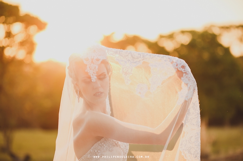 Ensaio de Noiva Brasília, Ensaio Fotográfico, Noiva de Botas, Noiva com Cavalo, Previa de Noiva, Prévia de noiva no Haras do Morro, Vestido de Noiva, Véu de Noiva, Debora Moraes Brasília, Ensaio de Noiva em Local Diferen