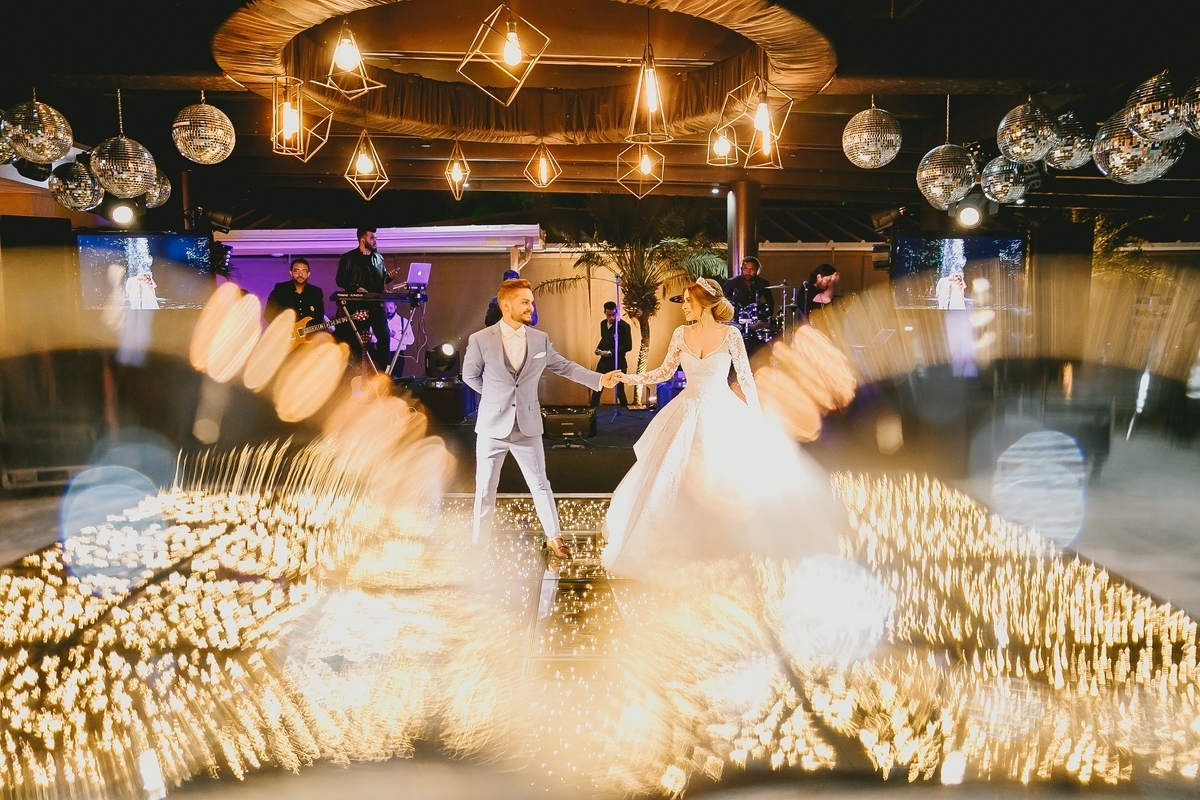 Dança do casal em festa de casamento no Salão de festas Porto Vittoria Brasília Df pelo fotógrafo Philipe Nogueira
