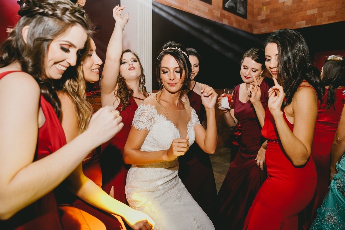 Pista de dança em festa de casamento Boho chic no Salão de festas Villa Giardini banda soda sound fotógrafo profissional Brasília Df