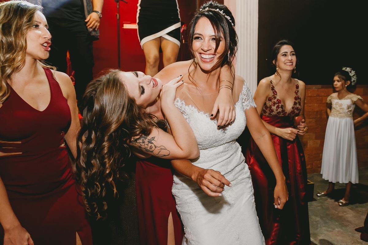 Pista de dança em festa de casamento Boho chic no Salão de festas Villa Giardini banda soda sound fotógrafo profissional Brasília Df