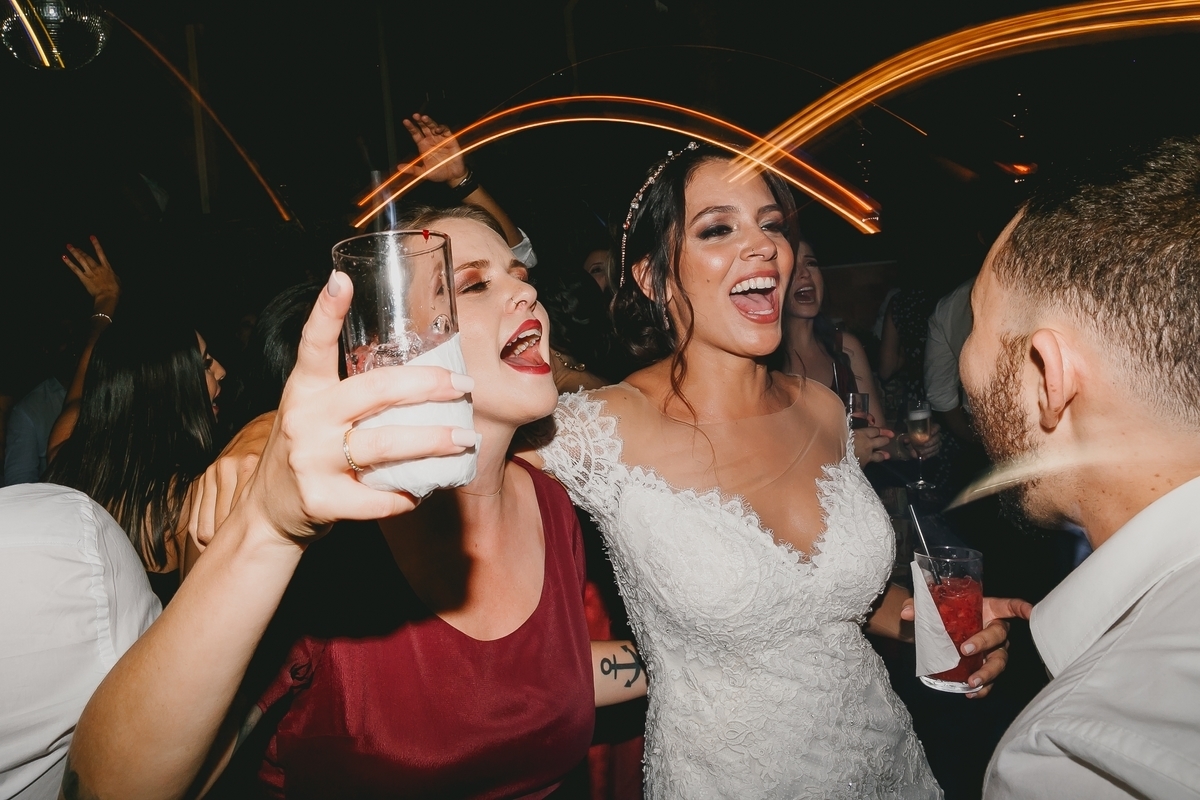 Pista de dança em festa de casamento Boho chic no Salão de festas Villa Giardini banda soda sound fotógrafo profissional Brasília Df