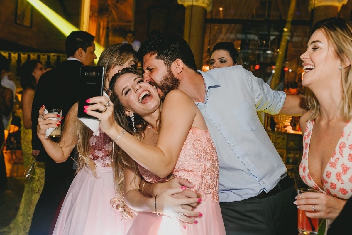 Pista de dança em festa de casamento Boho chic no Salão de festas Villa Giardini banda soda sound fotógrafo profissional Brasília Df