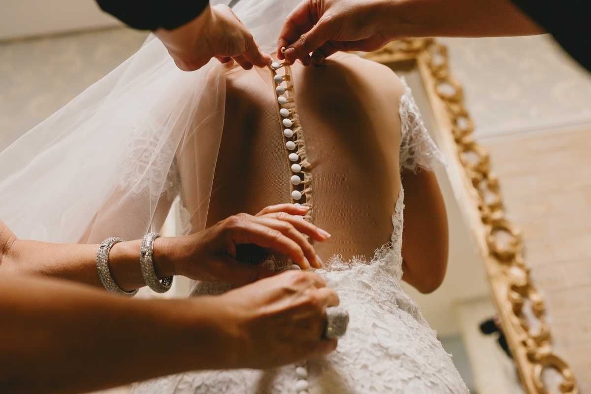 Making of de noiva no salão Lounge pelo fotógrafo profissional de casamentos Philipe Nogueira vestido Ateliê Fernando Peixoto Brasília Df