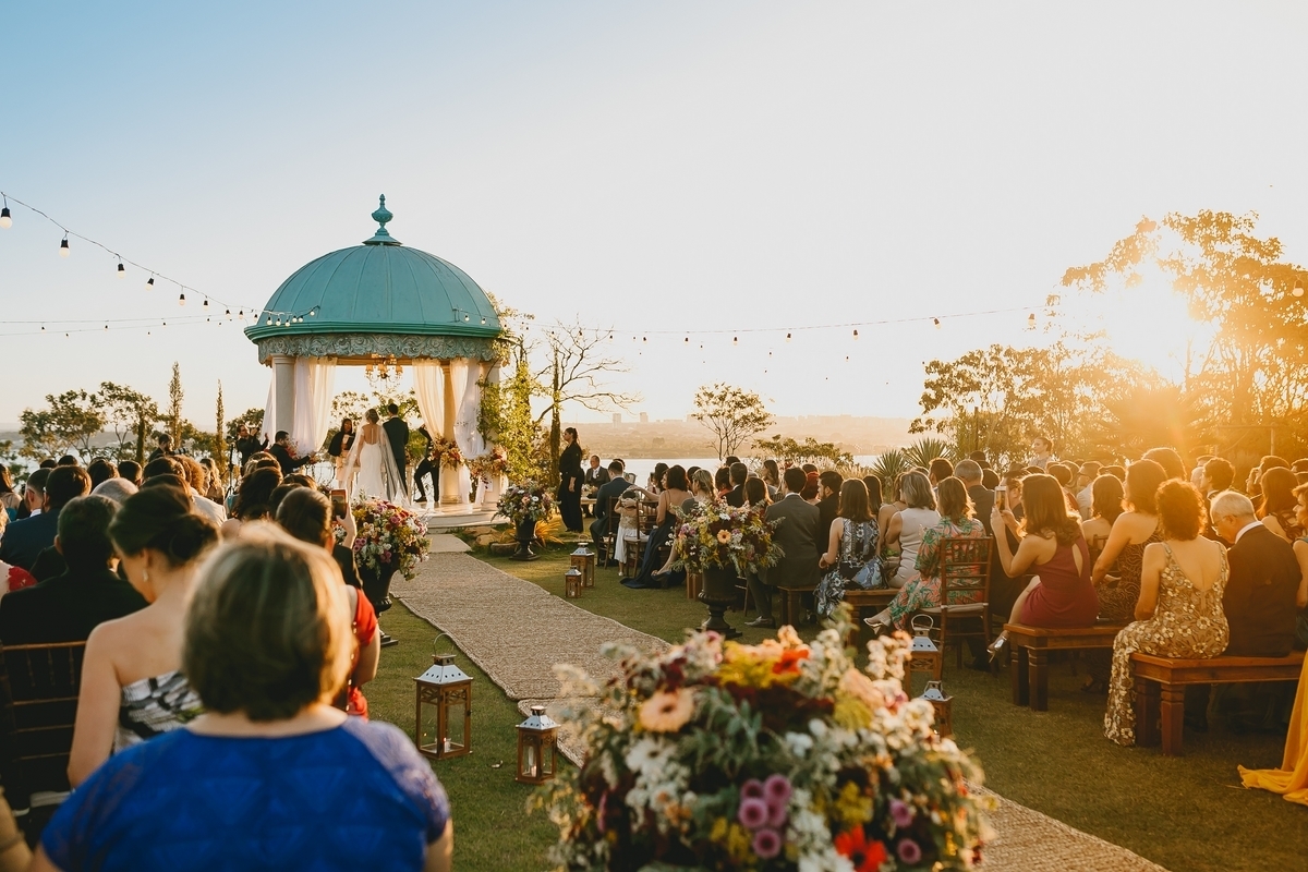 Casamento ao por do sol no Villa Giardini em fotografia profissional de casamento Brasília Df pelo fotógrafo Philipe Nogueira