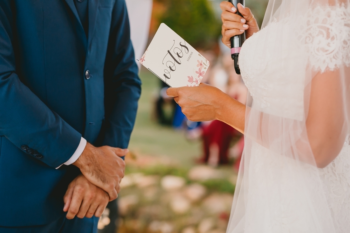 Votos dos noivos na cerimônia Villa Giardini em fotografia profissional de casamento Brasília Df pelo fotógrafo Philipe Nogueira