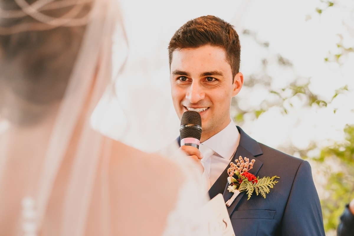 Votos dos noivos na cerimônia Villa Giardini em fotografia profissional de casamento Brasília Df pelo fotógrafo Philipe Nogueira