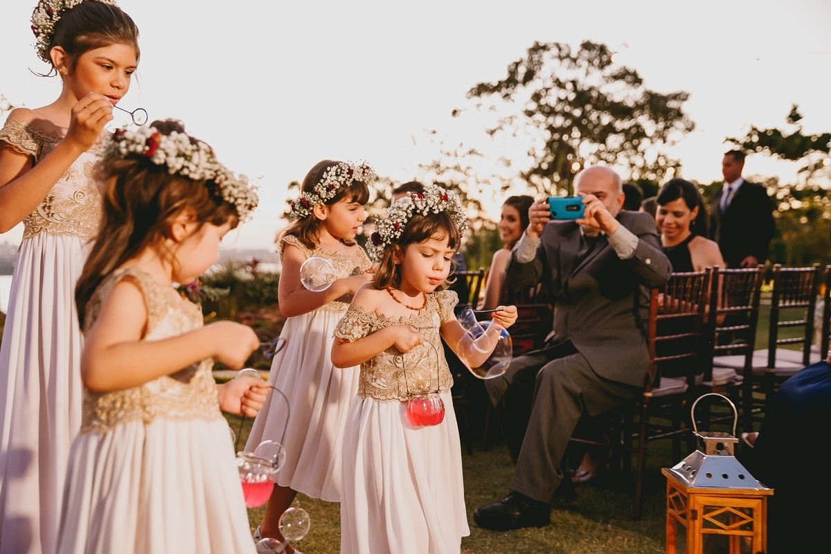 Casamento ao por do sol no Villa Giardini em fotografia profissional de casamento Brasília Df pelo fotógrafo Philipe Nogueira