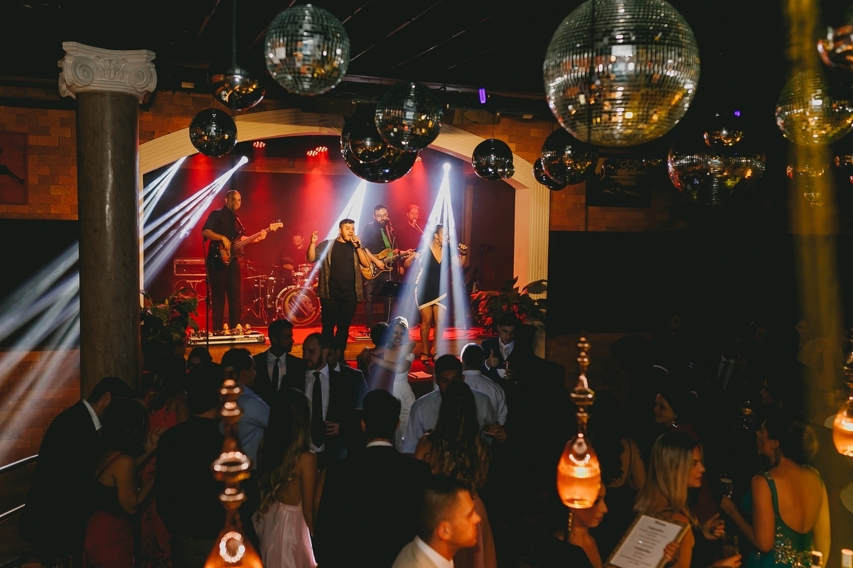 Pista de dança em festa de casamento Boho chic no Salão de festas Villa Giardini banda soda sound fotógrafo profissional Brasília Df