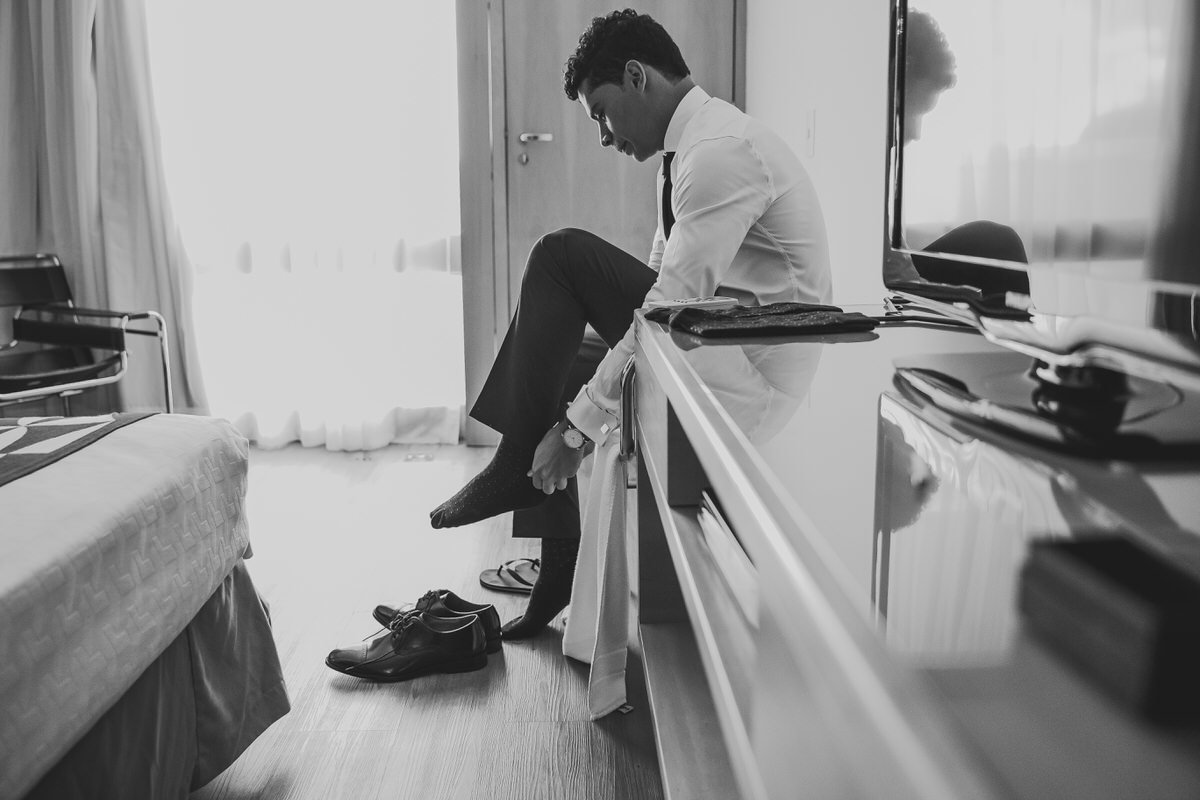 Making of de noivo com os amigos no Brasília Palace Hotel pelo fotógrafo profissional de casamentos Philipe Nogueira Df