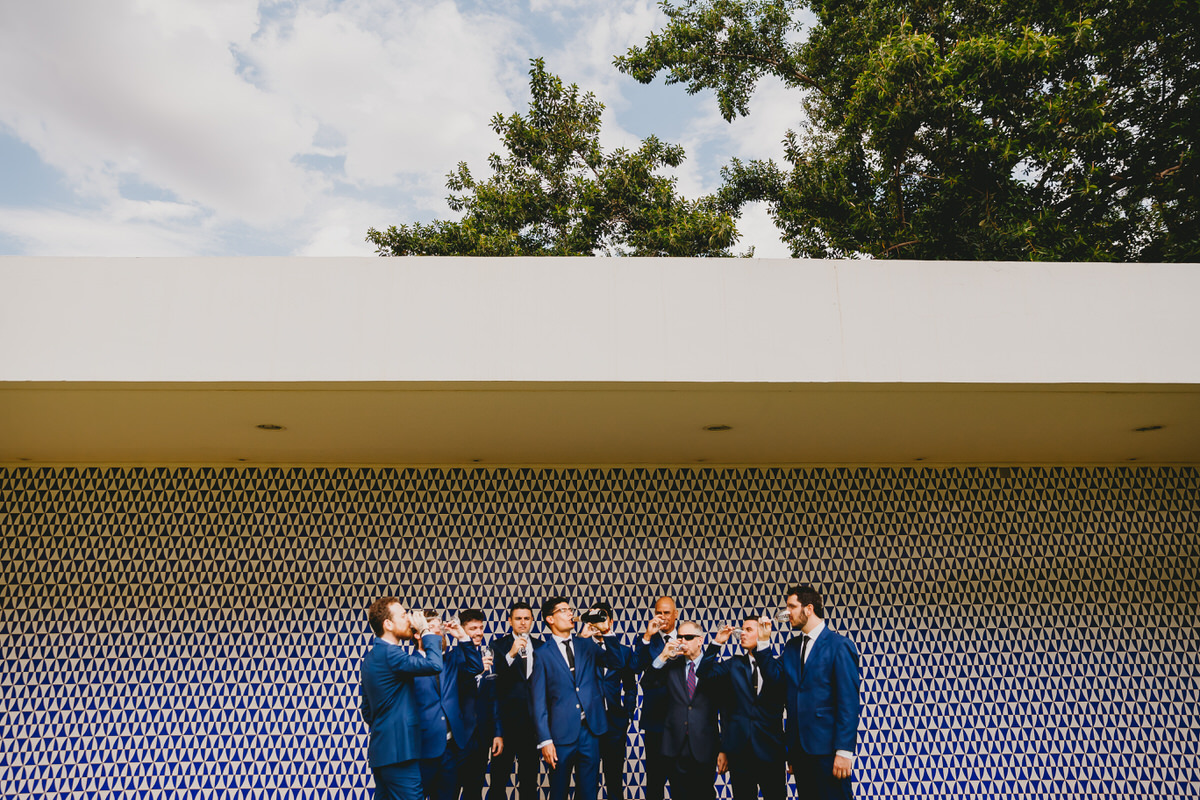 Making of de noivo com os amigos no Brasília Palace Hotel pelo fotógrafo profissional de casamentos Philipe Nogueira Df