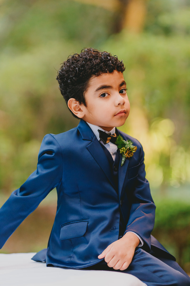 Casal de noivos na cerimônia no Patú Anú Park Way em fotografia profissional de casamento Brasília Df cerimonial de Pedro Marra 