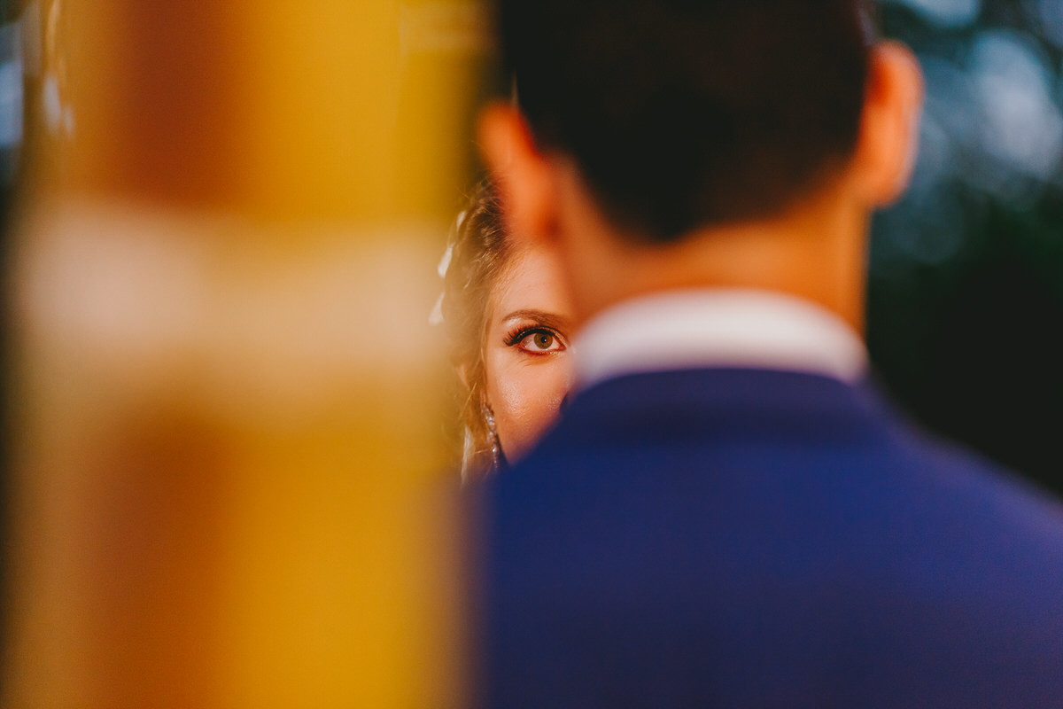 Casal de noivos na cerimônia no Patú Anú Park Way em fotografia profissional de casamento Brasília Df cerimonial de Pedro Marra 