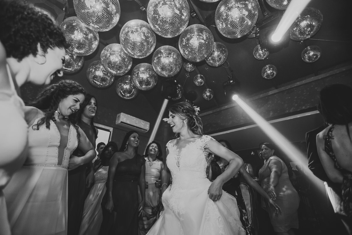 Pista de dança em festa de casamento tropical no Salão de festas Patú Anú Park Way banda Brasil Capital Samba Show fotógrafo profissional Brasília Df