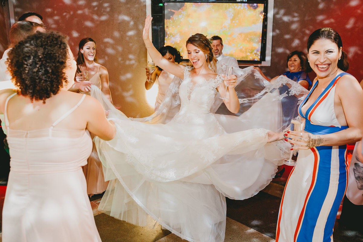 Pista de dança em festa de casamento tropical no Salão de festas Patú Anú Park Way banda Brasil Capital Samba Show fotógrafo profissional Brasília Df