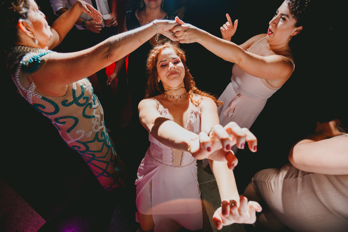 Pista de dança em festa de casamento tropical no Salão de festas Patú Anú Park Way banda Brasil Capital Samba Show fotógrafo profissional Brasília Df