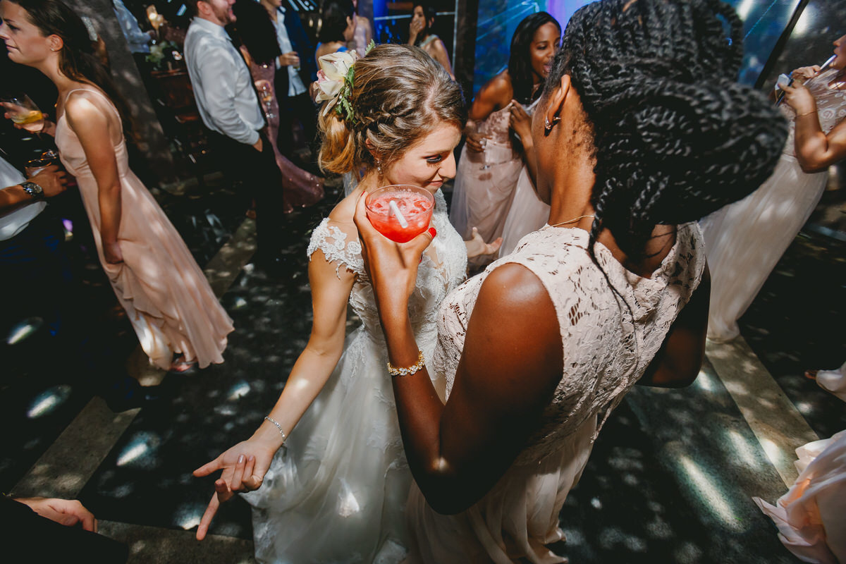 Pista de dança em festa de casamento tropical no Salão de festas Patú Anú Park Way banda Brasil Capital Samba Show fotógrafo profissional Brasília Df