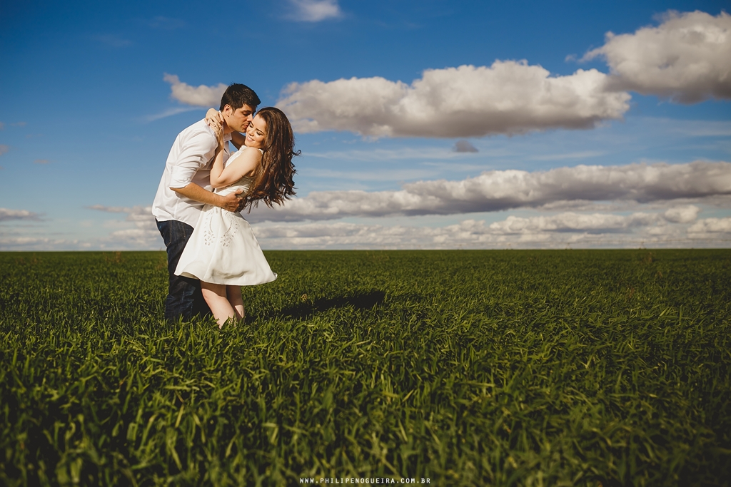 Ensaio de Casal em Brasília, Ensaio Romântico, Ensaio Fotográfico, Prévia Romântica, Fotografo de casamento Brasília Df, Fotografo de Casamento Profissional, Ensaio na Plantação, Ensaio no Campo.
