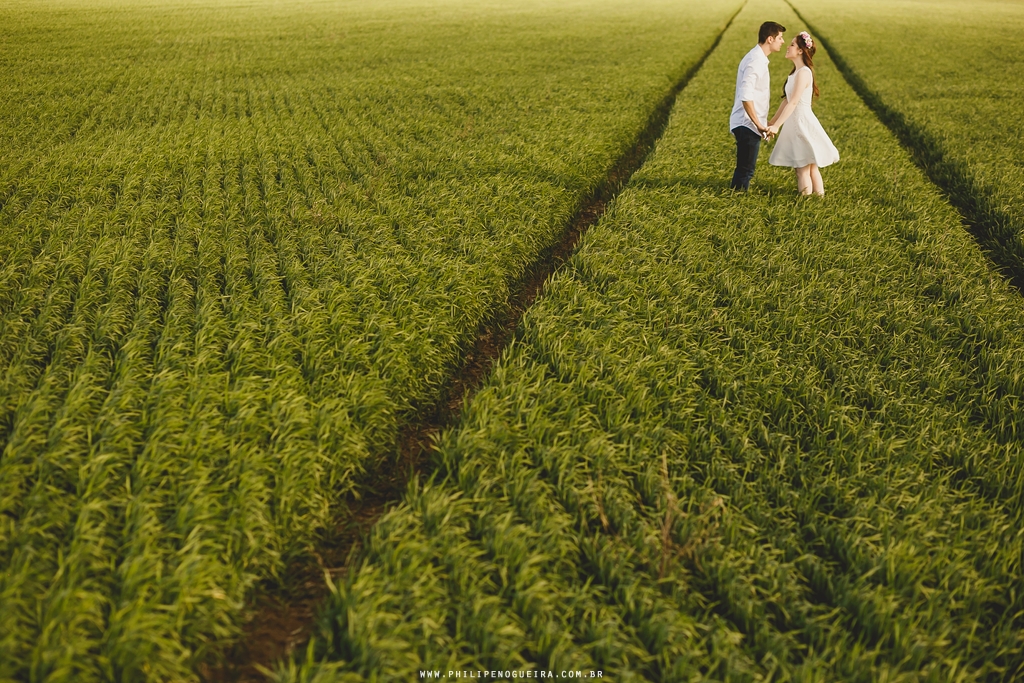 Ensaio de Casal em Brasília, Ensaio Romântico, Ensaio Fotográfico, Prévia Romântica, Fotografo de casamento Brasília Df, Fotografo de Casamento Profissional, Ensaio na Plantação, Ensaio no Campo.