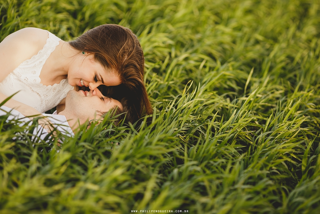 Ensaio de Casal em Brasília, Ensaio Romântico, Ensaio Fotográfico, Prévia Romântica, Fotografo de casamento Brasília Df, Fotografo de Casamento Profissional, Ensaio na Plantação, Ensaio no Campo.