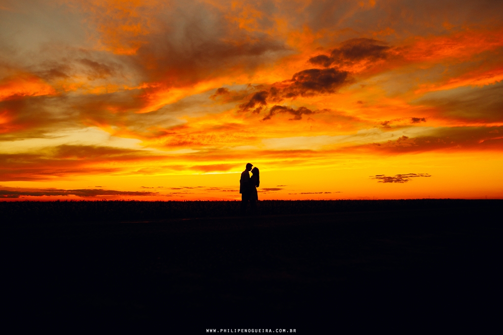 Ensaio de Casal em Brasília, Ensaio Romântico, Ensaio Fotográfico, Prévia Romântica, Fotografo de casamento Brasília Df, Fotografo de Casamento Profissional, Ensaio na Plantação, Ensaio no Campo.
