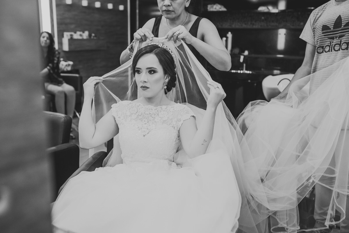Making of de noiva no salão Orange Studio com vestido de noiva Neimar Sinicio pelo fotógrafo Philipe Nogueira Brasília Df