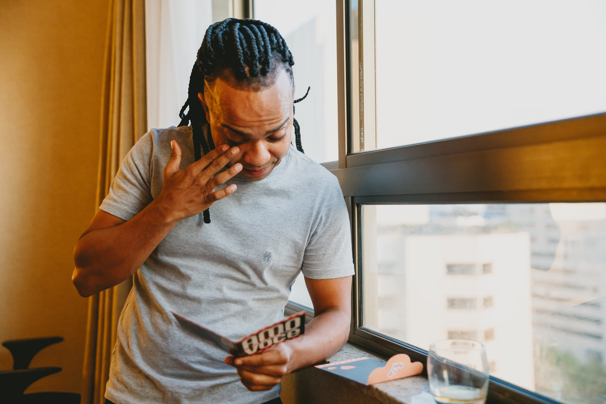 Making of de noivo com os amigos no Melia Brasil 21 Hotel pelo fotógrafo profissional de casamentos Philipe Nogueira Df