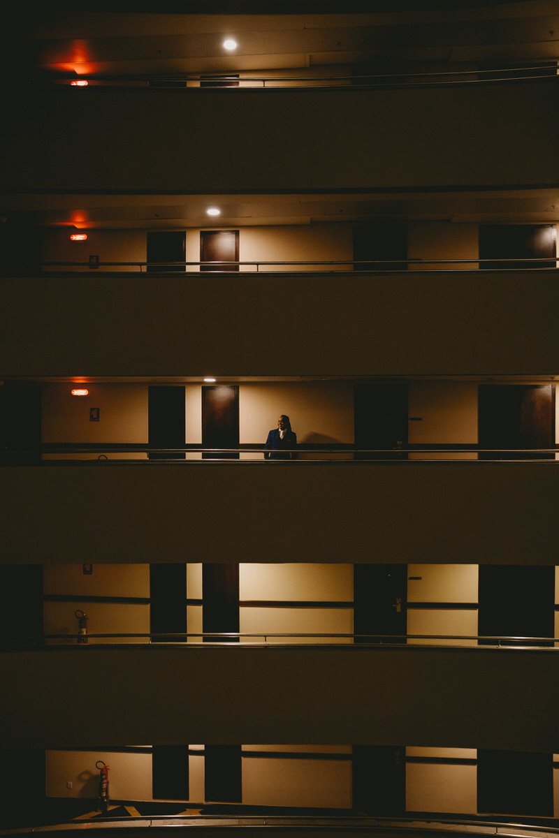 Making of de noivo com os amigos no Melia Brasil 21 Hotel pelo fotógrafo profissional de casamentos Philipe Nogueira Df