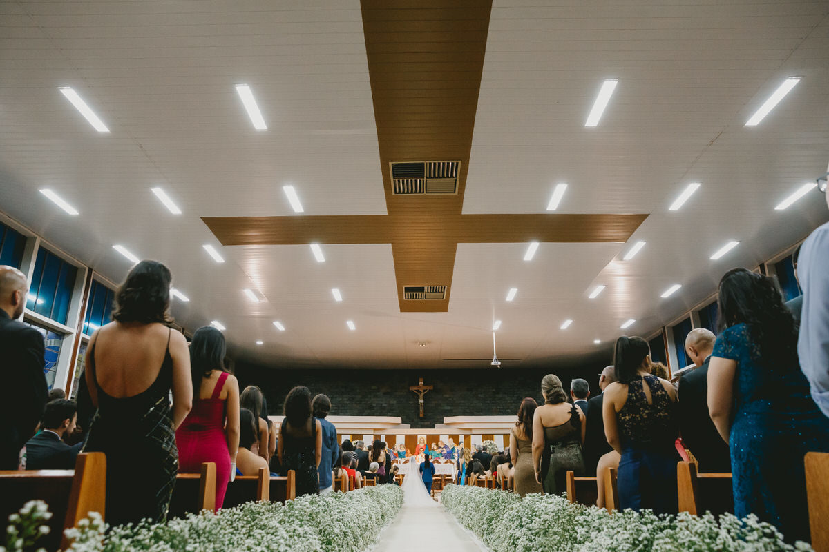 Fotos jornalísticas em casamento na Paroquia Santa Terezinha Brasília Df