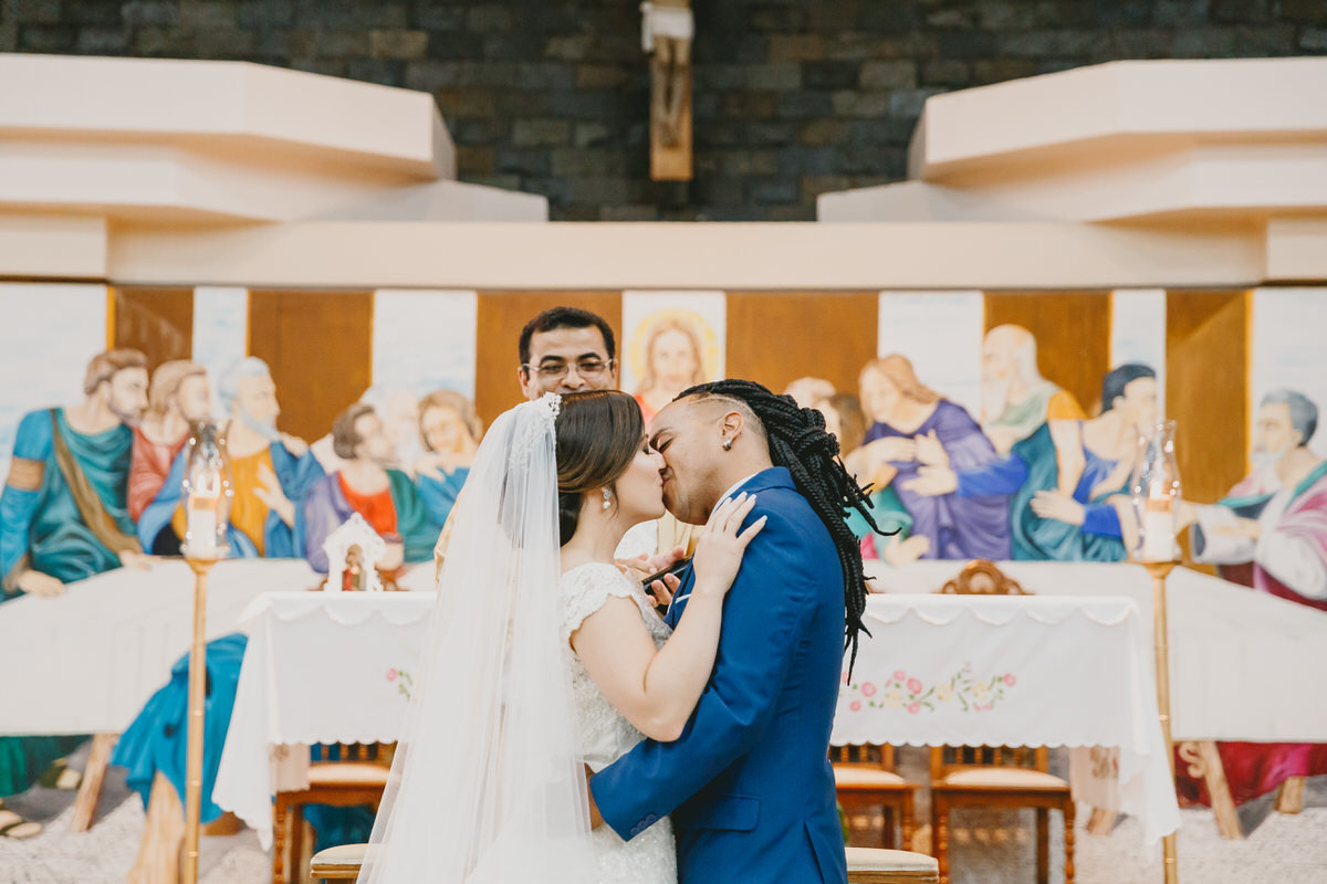 Fotografia de casamento com noivos na cerimônia em fotografia profissional de casamento Brasília Df 