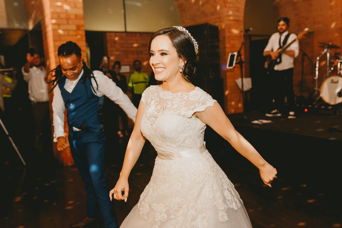 Pista de dança em festa de casamento clássico no Salão de festas Mansão dos Arcos Park Way banda casa 20 fotógrafo profissional Brasília Df