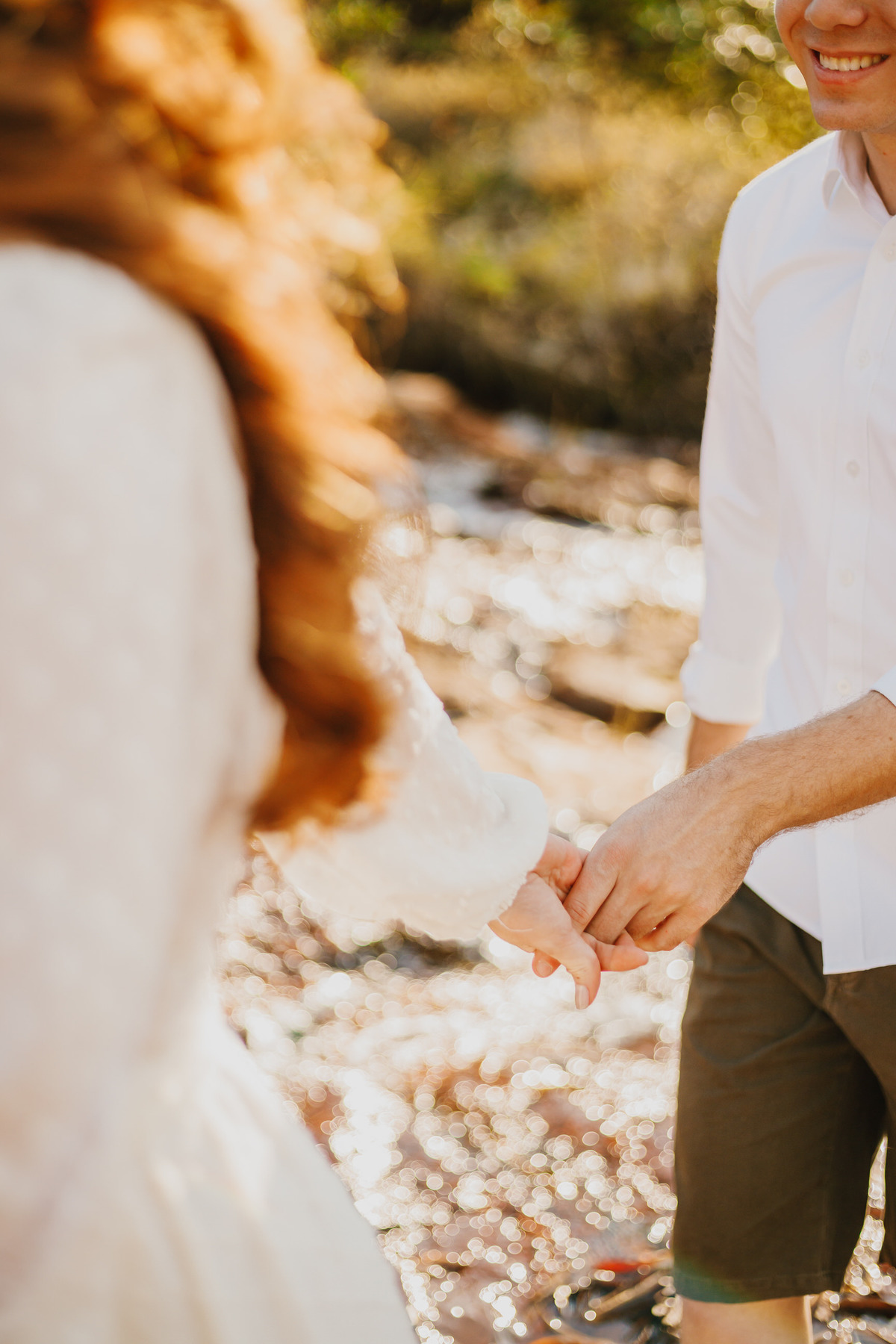 Ensaio prévia de casal mãos dadas no Paraíso na Terra Brasília Df 