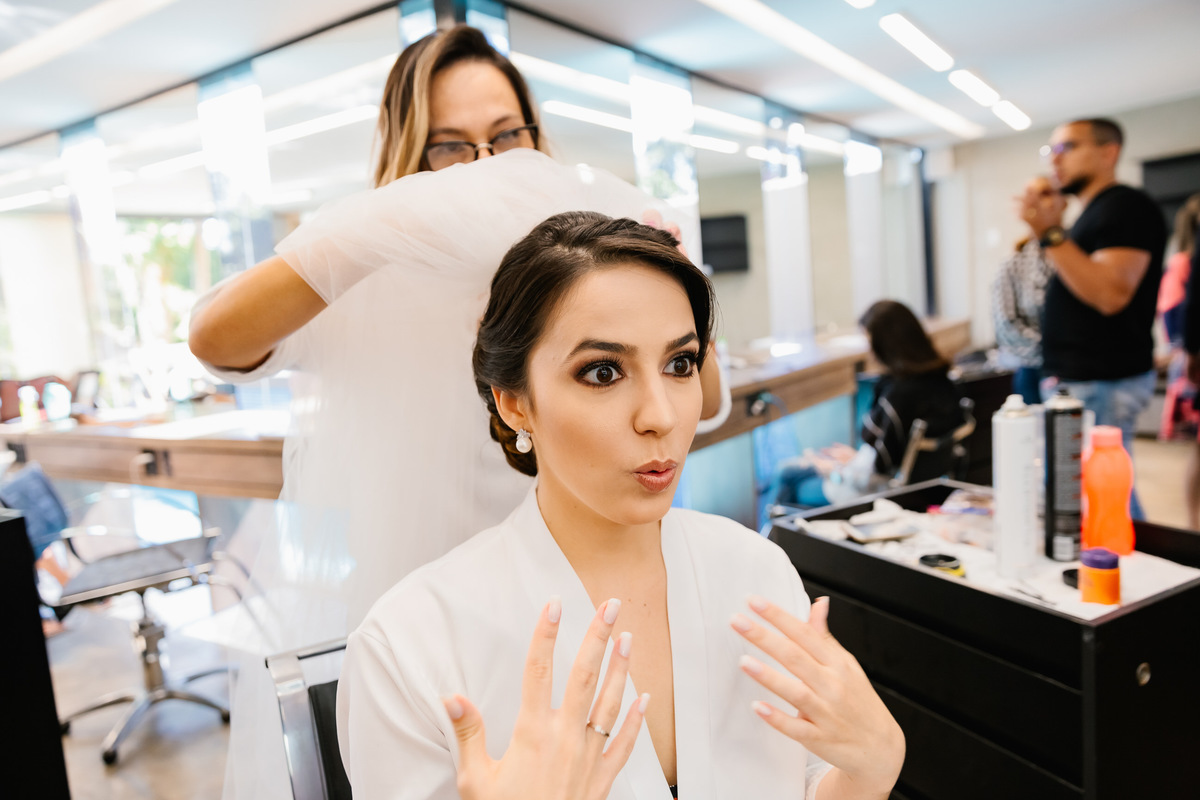 Making of de noiva no salão Renoir Ricardo Maia com vestido de noiva Fernando Peixoto pelo fotógrafo Philipe Nogueira Brasília Df