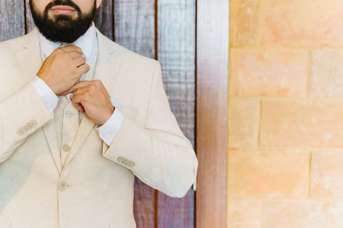 Making of de noivo no espeço da lenda pelo fotógrafo profissional de casamentos Philipe Nogueira Df