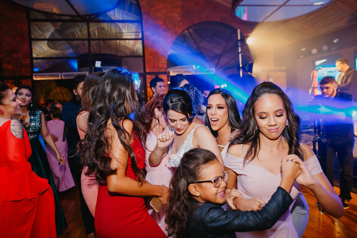 Pista de dança em festa de casamento clássico no Salão de festas no Espaço da Lenda fotógrafo profissional Brasília Df