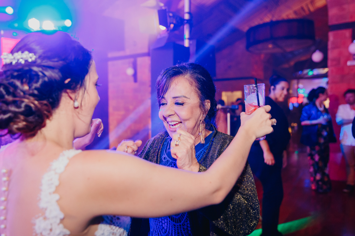 Pista de dança em festa de casamento clássico no Salão de festas no Espaço da Lenda fotógrafo profissional Brasília Df