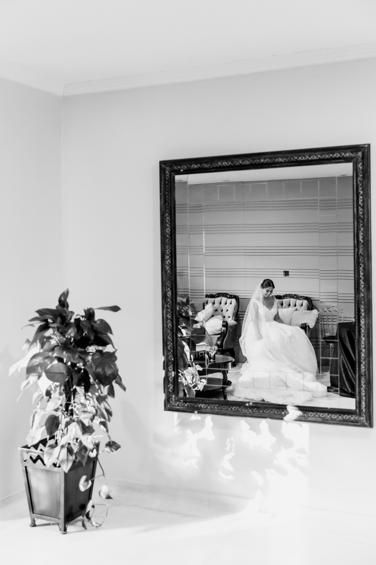 
Making of de noiva maquiagem Isabel de San cabelo Kacyo Vaz com vestido de noiva Vivian Spier pelo fotógrafo Casal Nogueira Brasília Df