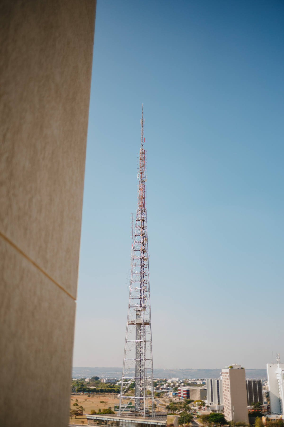 Making of de noivo no hotel Melia brasil 21 pelo fotógrafo profissional de casamentos Philipe Nogueira Df