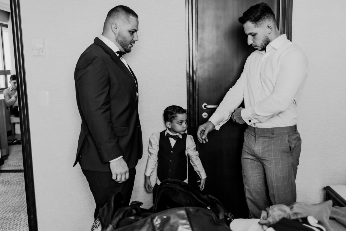 Making of de noivo no hotel Melia brasil 21 pelo fotógrafo profissional de casamentos Philipe Nogueira Df