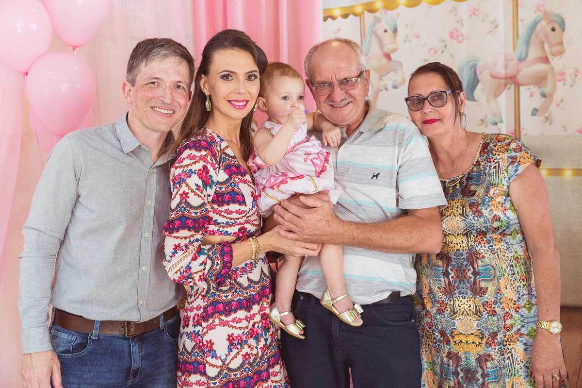 familia-da-angela-aniversario-1-ano-alicia-rio-do-sul-casa-de-eventos-jardim-america-fotografo-eduardo-pasqualini