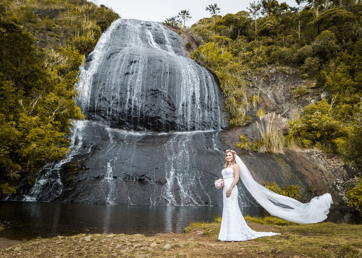 Véu de noiva Urubici. Pré-Wedding Tamires e Cleber - Serra Catarinense, SC. Fotografo de casamentos Eduardo Pasqualini. Ensaio de Casal, Ensaio de Casamento.