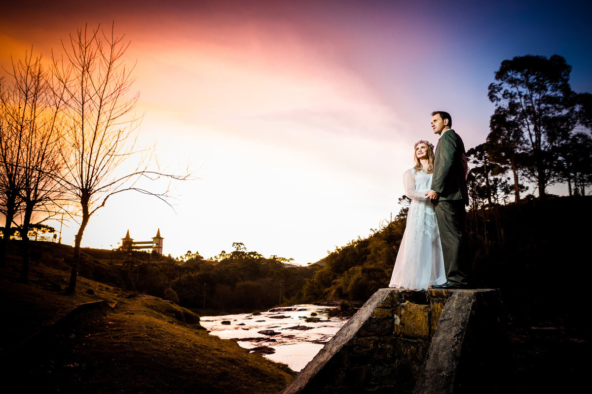 Pôr do Sol. Pré-Wedding Tamires e Cleber - Serra Catarinense, SC. Fotografo de casamentos Eduardo Pasqualini. Ensaio de Casal, Ensaio de Casamento.
