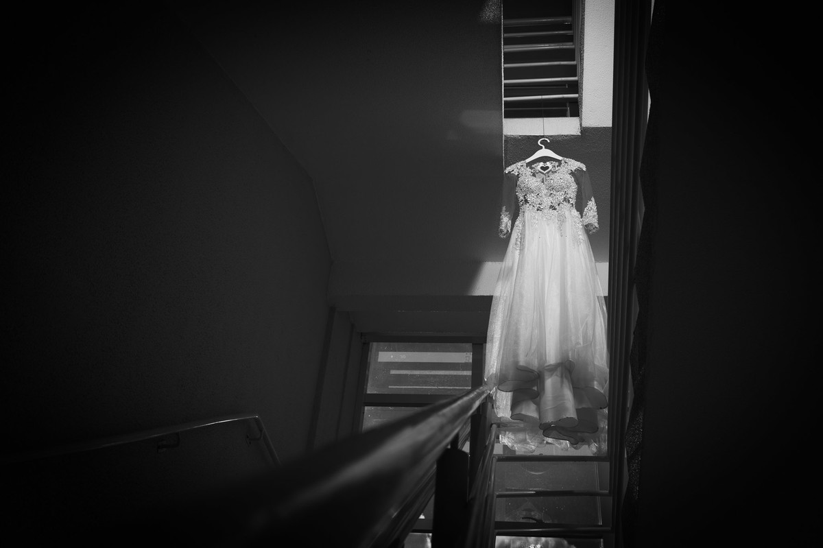 Vestido da Noiva. Casamento Tamires e Cleber em Petrolândia. Fotografia de Eduardo Pasqualini, fotógrafo de casamentos e ensaios em Rio do Sul, Santa Catarina.