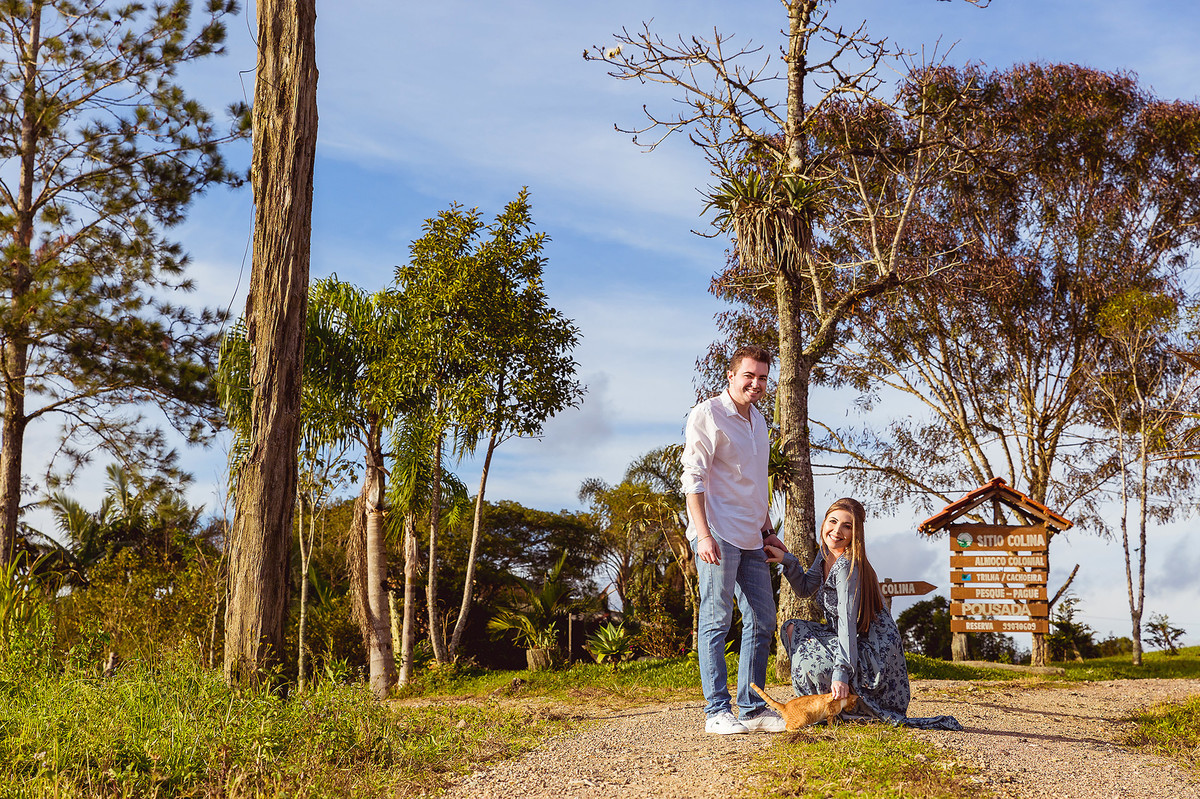 Gatinha Pre-Wedding Vinícius e Caroline Presidente Nereu Sitio Colina. Fotografia de Eduardo Pasqualini Fotógrafo profissional de ensaio e casamento em Rio do Sul, Santa Catarina, Brasil.